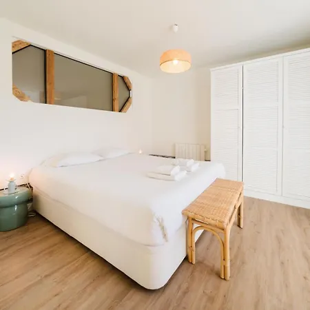 Charming 2br - Baixa | By Airnest Lägenhet *