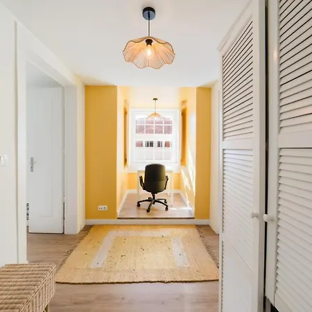 Charming 2br - Baixa | By Airnest Lägenhet *