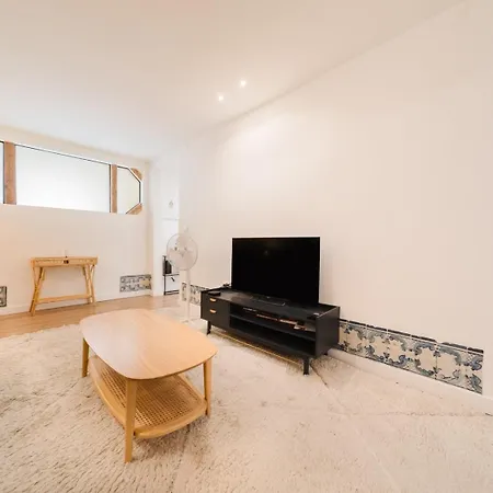 Lägenhet Charming 2br - Baixa | By Airnest