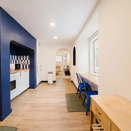 Charming 2br - Baixa | By Airnest 아파트 *