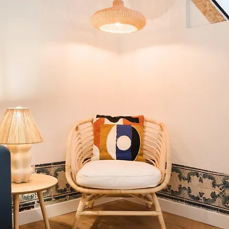 Lägenhet Charming 2br - Baixa | By Airnest *